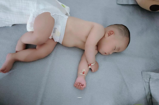 黄南宝宝积食发烧怎么处理